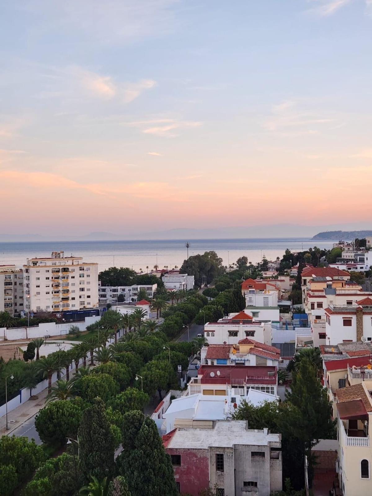 Confort Vue I Piscine Et Parking I Exclusivement Aux Familles Tangier